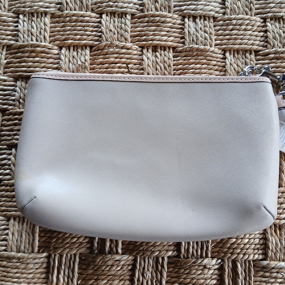 NWT COACH HORSE AND CARRIAGE MEDIUM WRISTLET